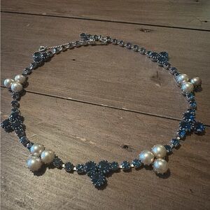 Elegant Blue and Pearl Necklace